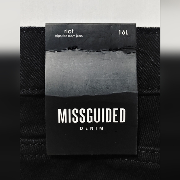 Misguided Black Riot High Rise Ripped Mom Jeans NWT - Picture 6 of 10